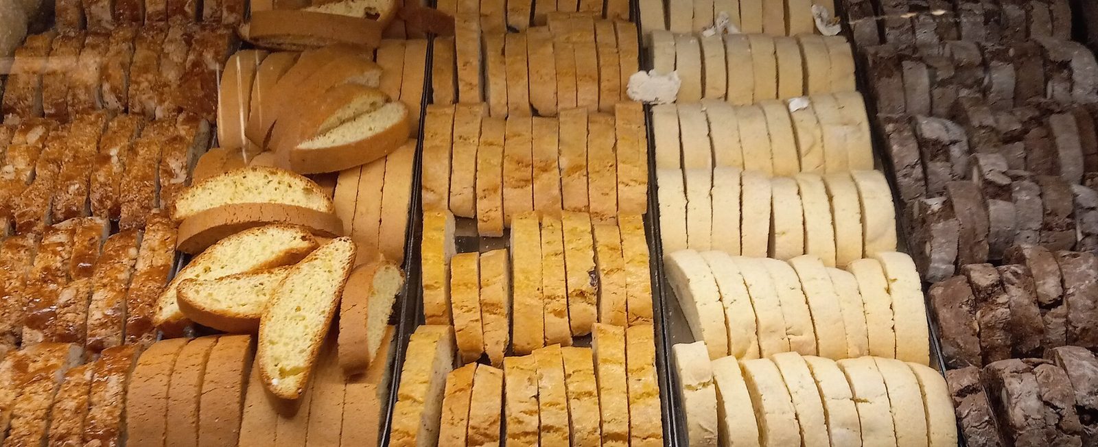 Five biscotti varieties in a row — quaresimali, anisette, cantucci among them